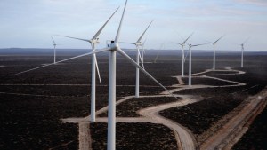 YPF Luz aumentó la generación renovable y avanza con la obra del parque más grande del país 
