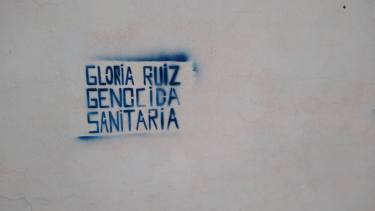 Desde el Municipio compartieron fotos de las pintadas que consideran parte de una "preocupante y artera campaña". (Gentileza).-