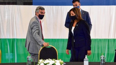 El Consejo es presidido por la gobernadora Carreras. El legislador López lidera la presentación de Juntos. Dos actores centrales para la resolución del miércoles.