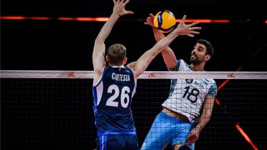 La Selección cayó en sets corridos con Italia.