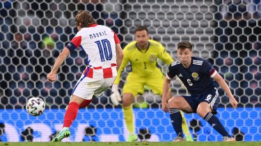 El golazo de Modric sirvió para romper el 1-1 e inclinar el resultado para Croacia.