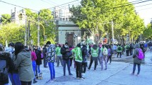 Imagen de Pons dijo a los gremios de Neuquén que no habrá aumento sin nueva deuda