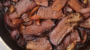 Cómo hacer una tapa de asado braseada