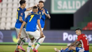 El imparable Brasil le ganó a Paraguay y se corta en las Eliminatorias: mirá los goles