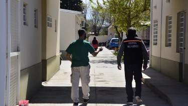 El hospital de Huergo comenzará a vacunar a embarazadas con orden médica. (Foto Néstor Salas)