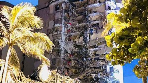 Hallan cuatro cuerpos y son nueve los fallecidos por el derrumbe del edificio en Miami