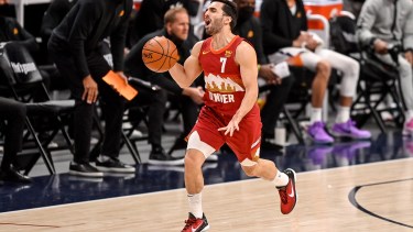 Facundo Campazzo es uno de los tres argentinos que militan en el mejor básquet del mundo. 