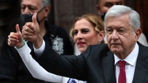 Mexicanos votan en elección clave para el proyecto de López Obrador