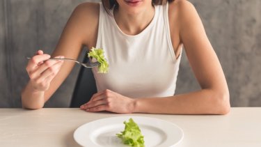 Los trastornos alimenticios muchas veces se producen en la intimidad.