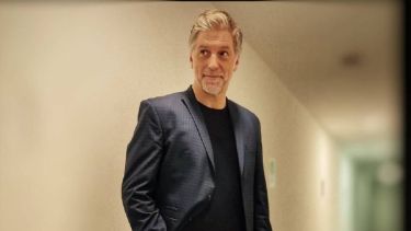 Cabak no puede despegarse aún del escándalo en que se vio envuelto, y eso sigue incomodándolo.-