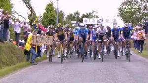 Detuvieron a la mujer que causó el accidente múltiple en el Tour de Francia