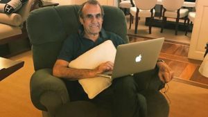 Preocupa el estado de salud de Reutemann, que sigue en terapia con pronóstico «condicionado»
