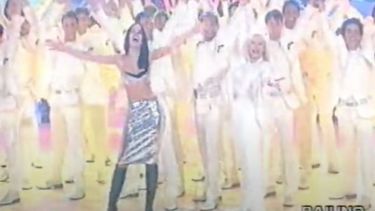 Oreiro compartió escenario con Rafaela Carrá en la televisión italiana.-