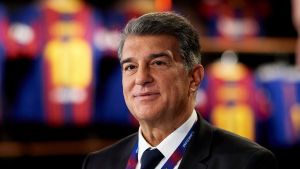 Barcelona quiere asegurar a Messi, pero tiene trabas financieras
