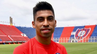 Juan Ramírez brilló en Talleres y luego pasó a San Lorenzo, donde es uno de los volantes ofensivos. 
