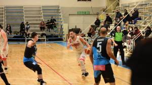 Centenario, el único neuquino que ganó en el comienzo de los cuartos del Federal de básquet