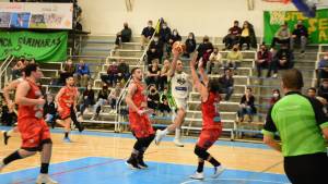 Pérfora ganó el duelo neuquino y Cente no pudo con All Boys en el Federal de básquet