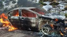 Imagen de Disfrutaban del paisaje del camino de Villa Traful hasta que se les prendió fuego el auto