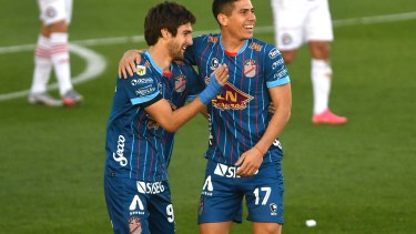  Bruno Sepúlveda (#17) festeja su gol, con el que su equipo superó por 1 a 0 a Argentinos Juniors, en un partido correspondiente a la tercera fecha de la Liga Profesional de Futbol (LPF).
Foto: Alfredo Luna/Télam/MCL