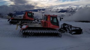Chapelco: fabrican nieve, trasladan la acumulada y recomiendan comprar servicios diarios