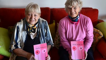 María Rosa Biolatto y María del Pilar Mas se conocieron en la Escuela de Arte La Llave y hoy llegaron a su primer libro juntas. Foto: Alfredo "Chino" Leiva