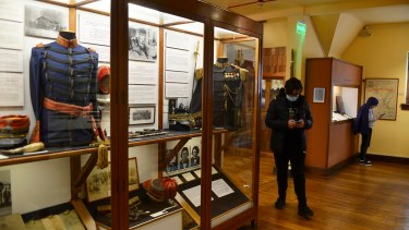 El Museo de la Patagonia volvió a abrir y recibe visitantes desde en miércoles, en el Centro Cívico de Bariloche. Foto: Alfredo Leiva
