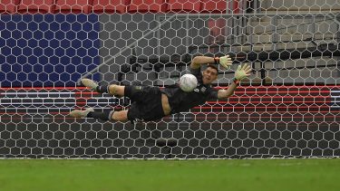 Dibu Martínez tuvo anoche su partido soñado. 