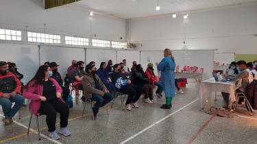 Todas las jornadas para colocarse la primera dosis de la vacuna serán sin turno. (Gentileza).-