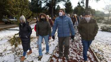 Recorrida. El Ministro de Ambiente de la Nación, Juan Cabandié, visitó las obras de infraestructura en el Parque Ambiental de Villa Pehuenia Moquehue días atrás.