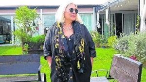 Carrió pone en duda los “saberes” de Facundo Manes
