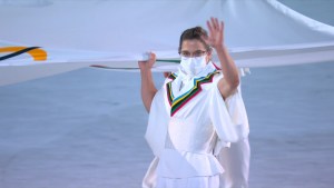 La Peque Pareto y una distinción inolvidable: fue portadora de la bandera olímpica en Tokio
