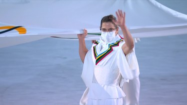 La Peque llevó la bandera olímpica. 