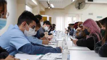 Los jóvenes de 18 a 29 años colmaron las instalaciones de la colonia penal y también el auto vacunatorio durante la semana pasada. Foto: Juan Thomes