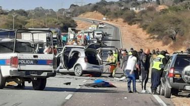 El impacto fue entre un auto y una camioneta. 