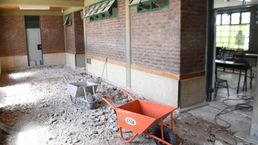 Muchos colegios no pudieron iniciar el ciclo lectivo en marzo porque estaban en obra. (FOTO: Florencia Salto)