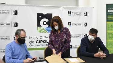 La gobernadora junto al intendente de Cipolletti, Claudio Di Tella. (Florencia Salto) 