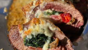 Colita de cuadril rellena gratinada a los 4 quesos