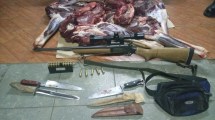 Imagen de Sorprenden a furtivos con un ciervo colorado faenado cerca de Bariloche