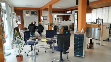La óptica ubicada en Belgrano al 4100 de Neuquén arreglará anteojos a cambio de juguetes. (Gentileza)