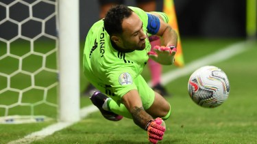 David Ospina estableció el récord de presencias en su selección y además atajó dos penales para la clasificación de su equipo a semis. 