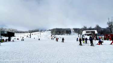 Patagonia nevada. Así estaba la Plataforma 1600 metros ayer en Chapelco, el centro de esquí de San Martín de los Andes en la cordillera neuquina.  