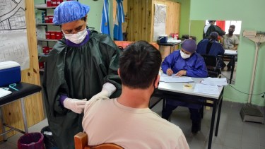 En Río Negro la vacunación incluirá a más de 15.000 chicos y chicas. Foto: Marcelo Ochoa.