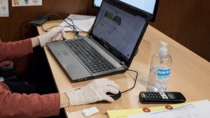 Según el Gobierno Nacional, unos 200 mil estatales pueden ser convocados al trabajo presencial