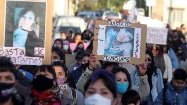 El hecho ocurrió el 1 de mayo pasado en Centenario. Hubo una gran marcha en reclamo de justicia. Foto Oscar Livera.