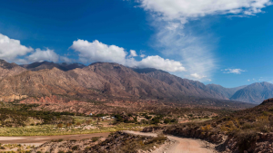 Licitan tecnología solar para abastecer a ocho comunidades originarias