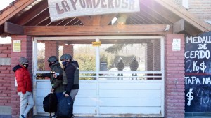 La Ponderosa: quiénes y por qué ocupan el salón del fallecido dirigente de la Fruta, Rubén López