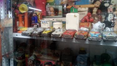 Los autitos Duravit, las bolitas, los muñecos... ¿Cuántas de estas cosas formaron parte de la rutina y hoy son una colección? (Gentileza Museo Súper Batuque)