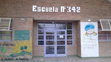 La escuela 342 de El Chañar es una de las que estuvo en el foco de las denuncias por problema de mantenumiento.  Foto: Gentileza