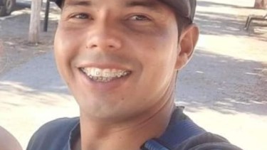El joven de 30 años es intensamente buscado en Añelo.