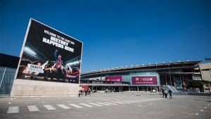 Sacaron la gigantografía de Messi del Camp Nou